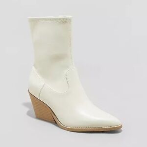 *Women's Aubree Ankle Boots - Universal Thread, Off-White, Size 8